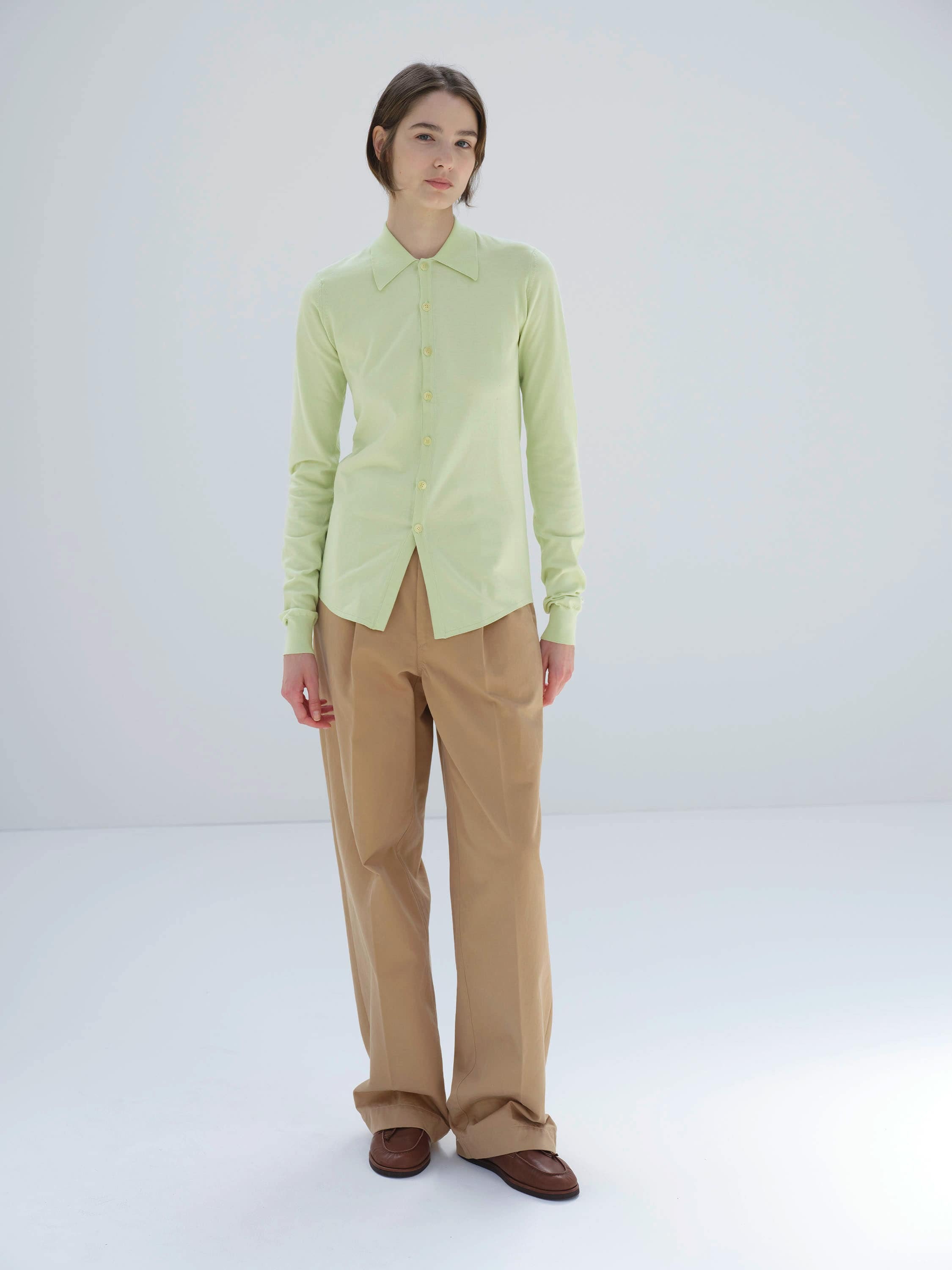 chino one-tuck pants woman camel - AURALEE - d — 2